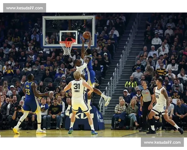 2017年勇士骑士常规赛巅峰对决与王朝碰撞全纪录经典回顾之战